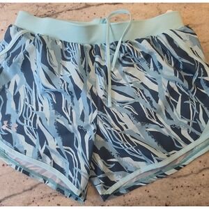 Women's‎ Under Armour Fly-By 2.0 Printed Shorts small